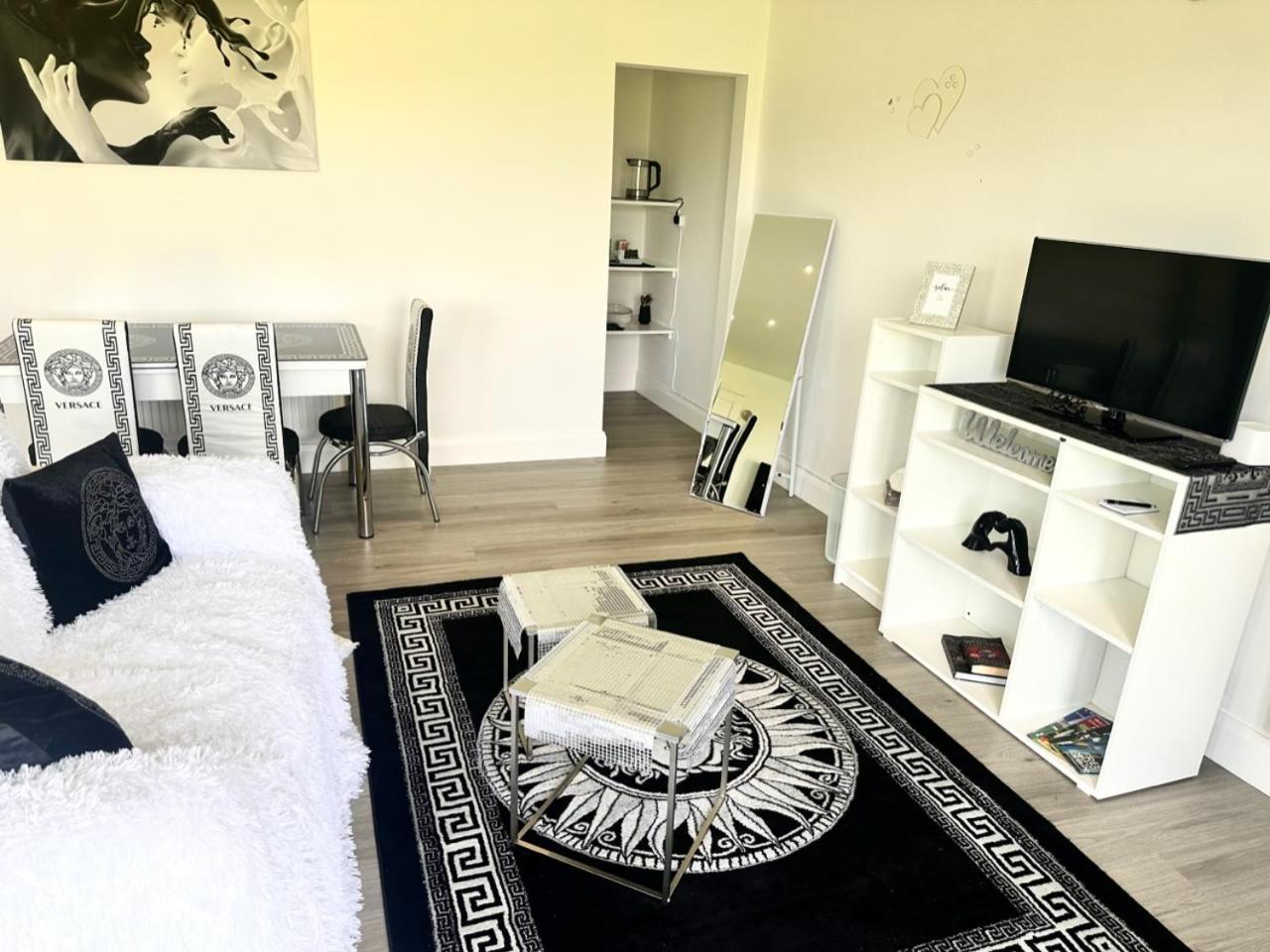 Kildare Luxury Suites Экстерьер фото