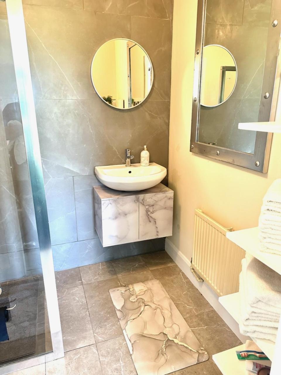 Kildare Luxury Suites Экстерьер фото