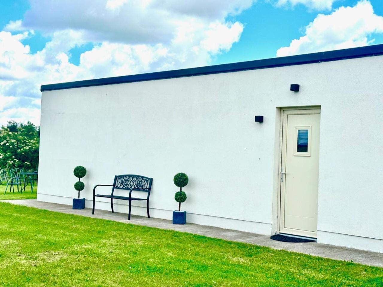 Kildare Luxury Suites Экстерьер фото