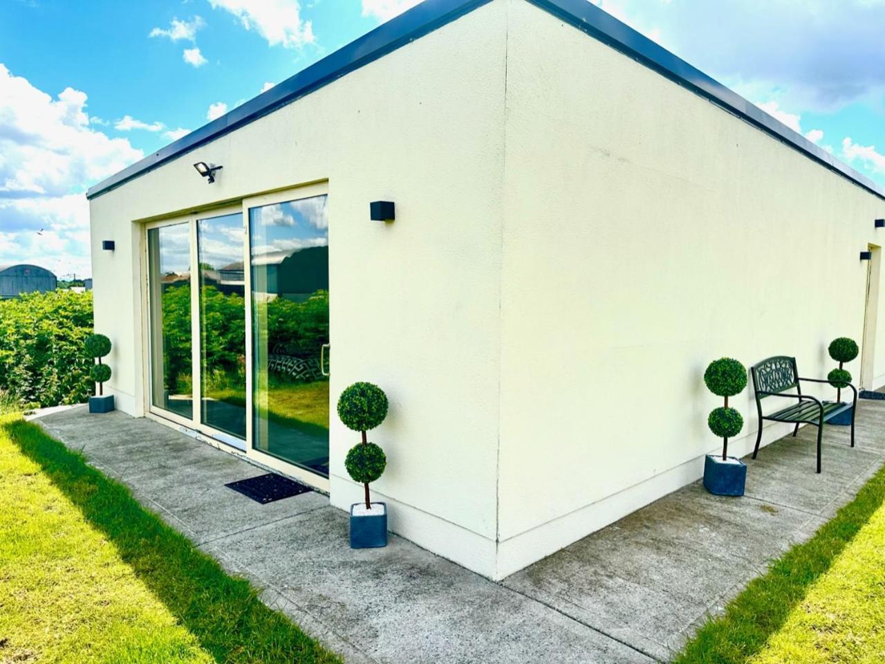 Kildare Luxury Suites Экстерьер фото