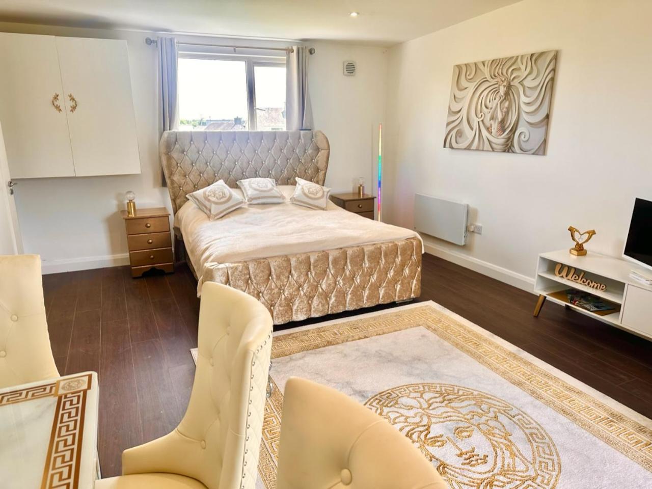 Kildare Luxury Suites Экстерьер фото