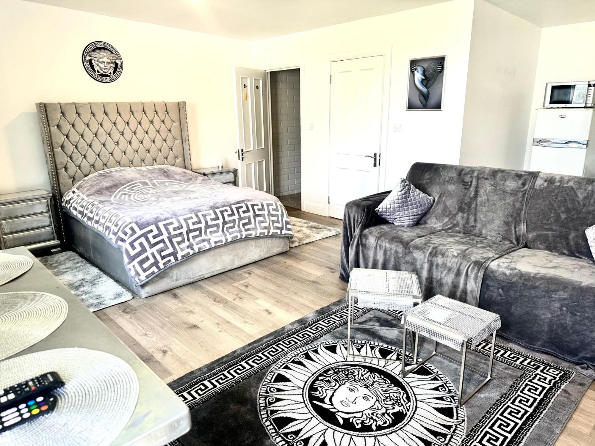 Kildare Luxury Suites Экстерьер фото