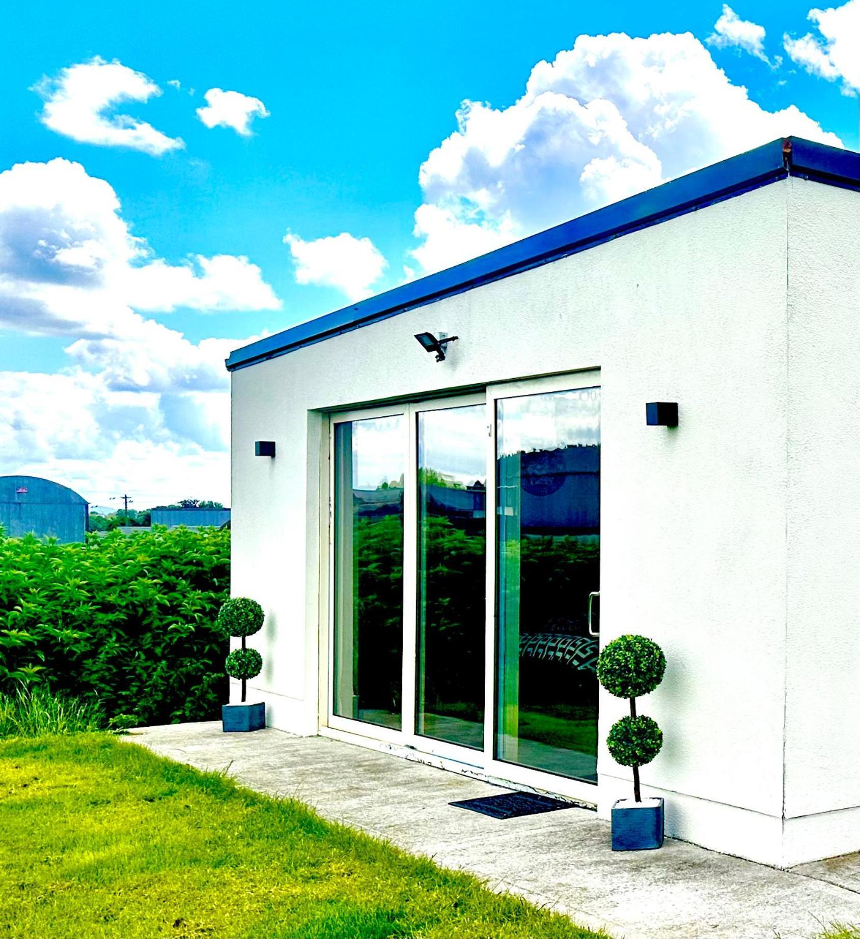 Kildare Luxury Suites Экстерьер фото